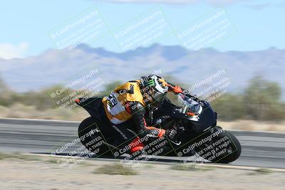 media/Nov-16-2025-Race Pace (Sun) [[8c5fa54630]]/Non Verified Riders (1st 20 Minutes)/3-Turn 3 Inside (11am)/